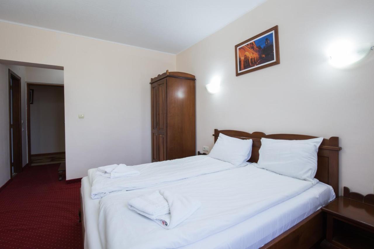 Dumbrava Sibiului Hotel ภายนอก รูปภาพ