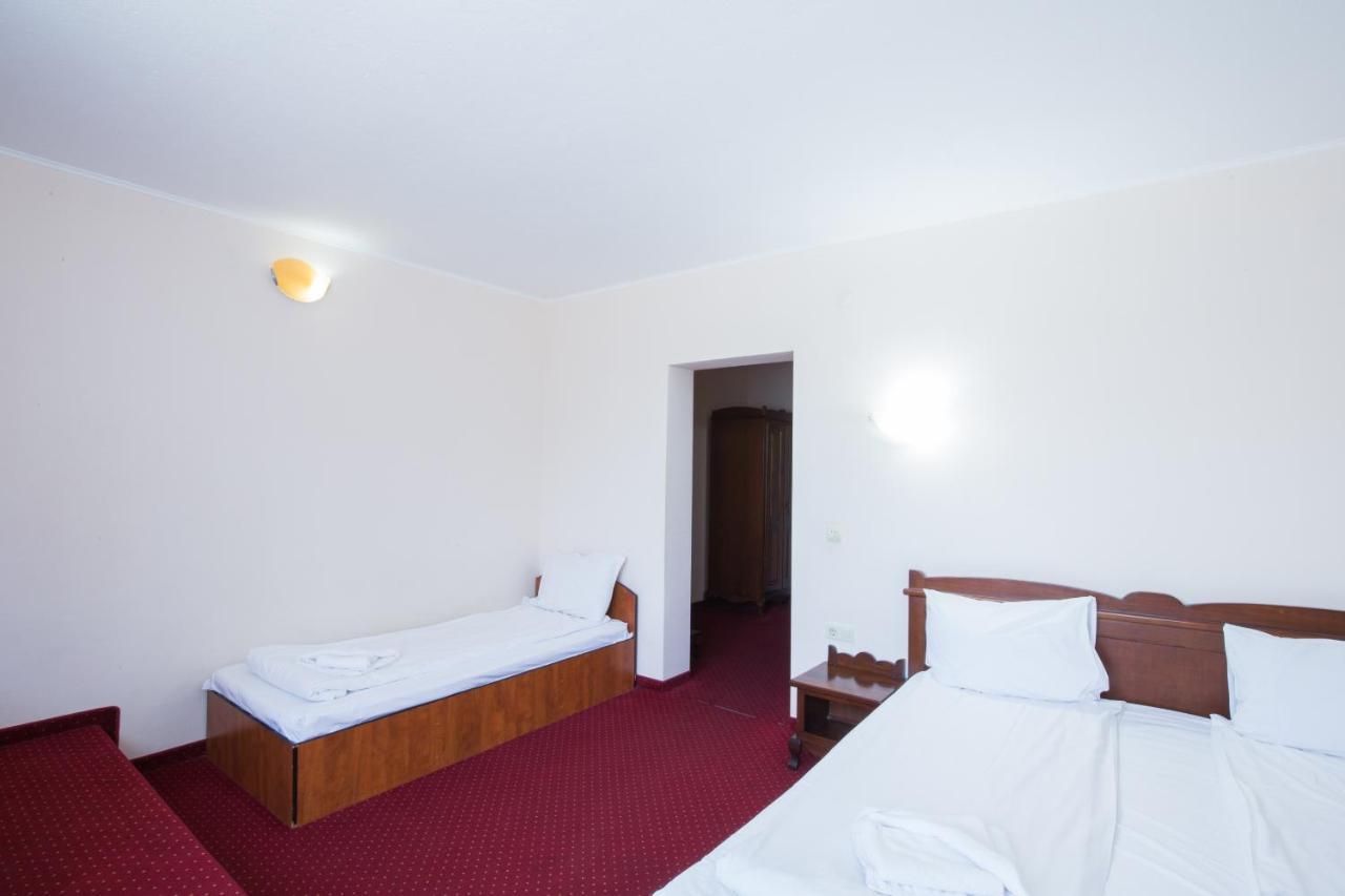 Dumbrava Sibiului Hotel ภายนอก รูปภาพ