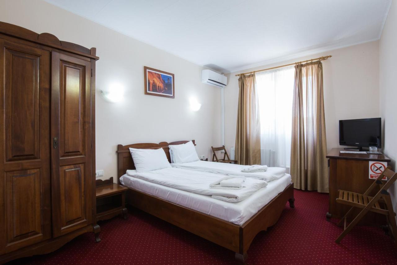 Dumbrava Sibiului Hotel ภายนอก รูปภาพ