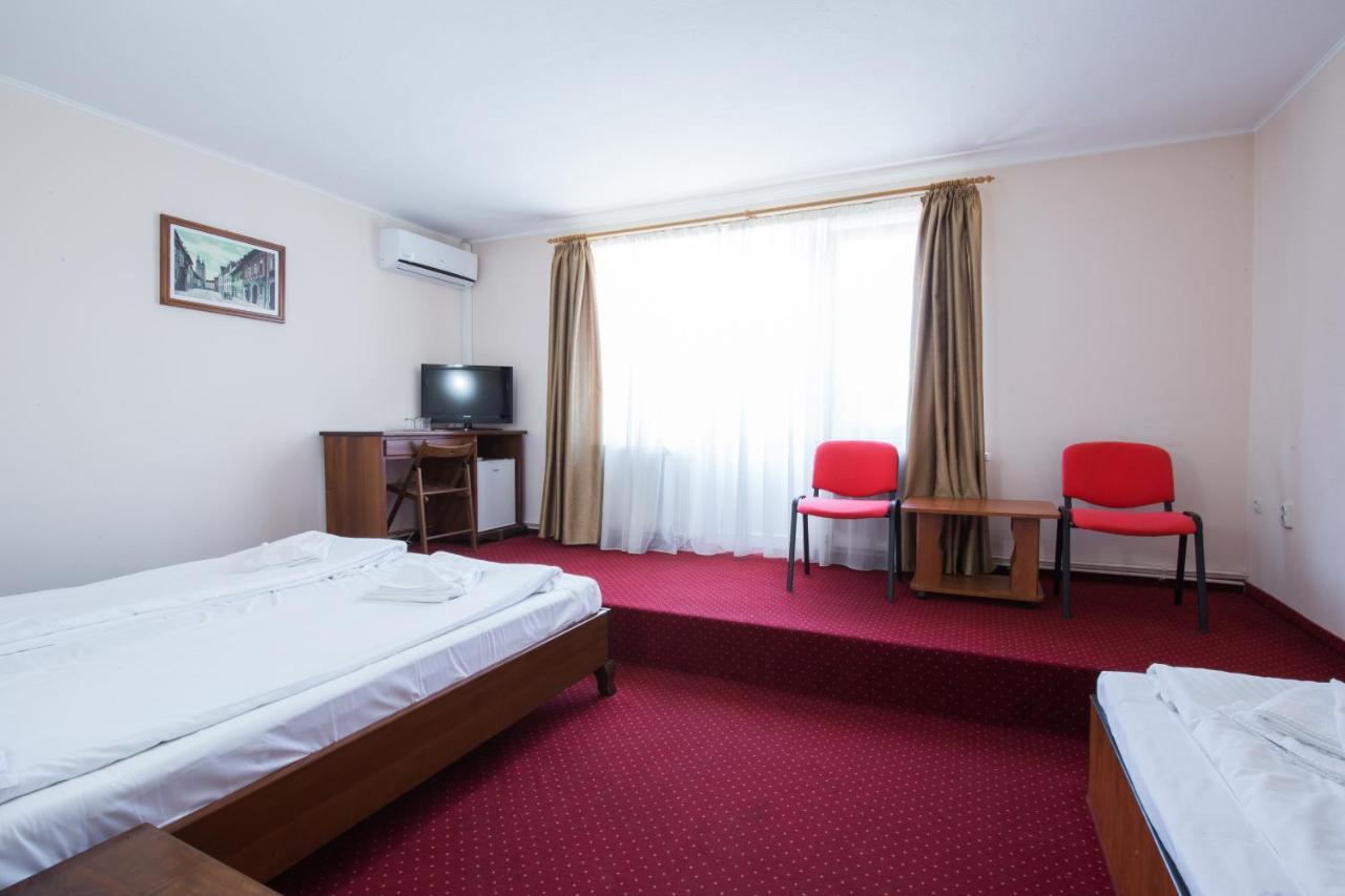 Dumbrava Sibiului Hotel ภายนอก รูปภาพ