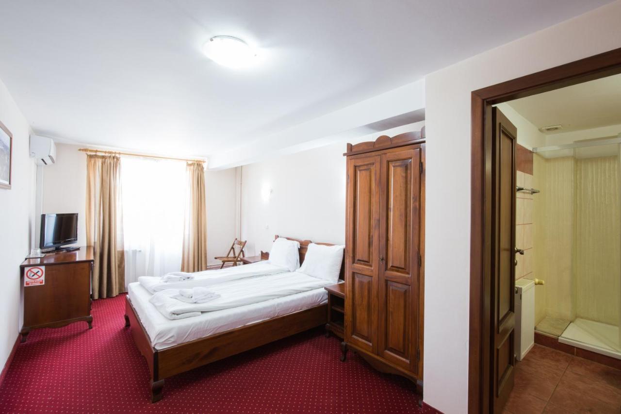 Dumbrava Sibiului Hotel ภายนอก รูปภาพ